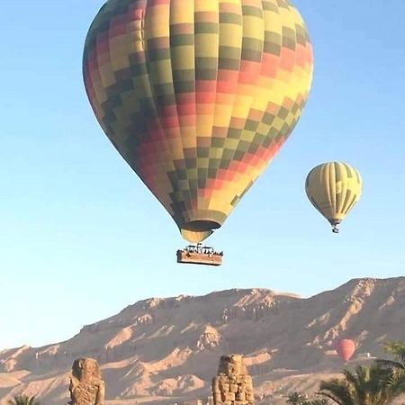 Bob Marley Bed & Breakfast & Restaurant Luxor Buitenkant foto