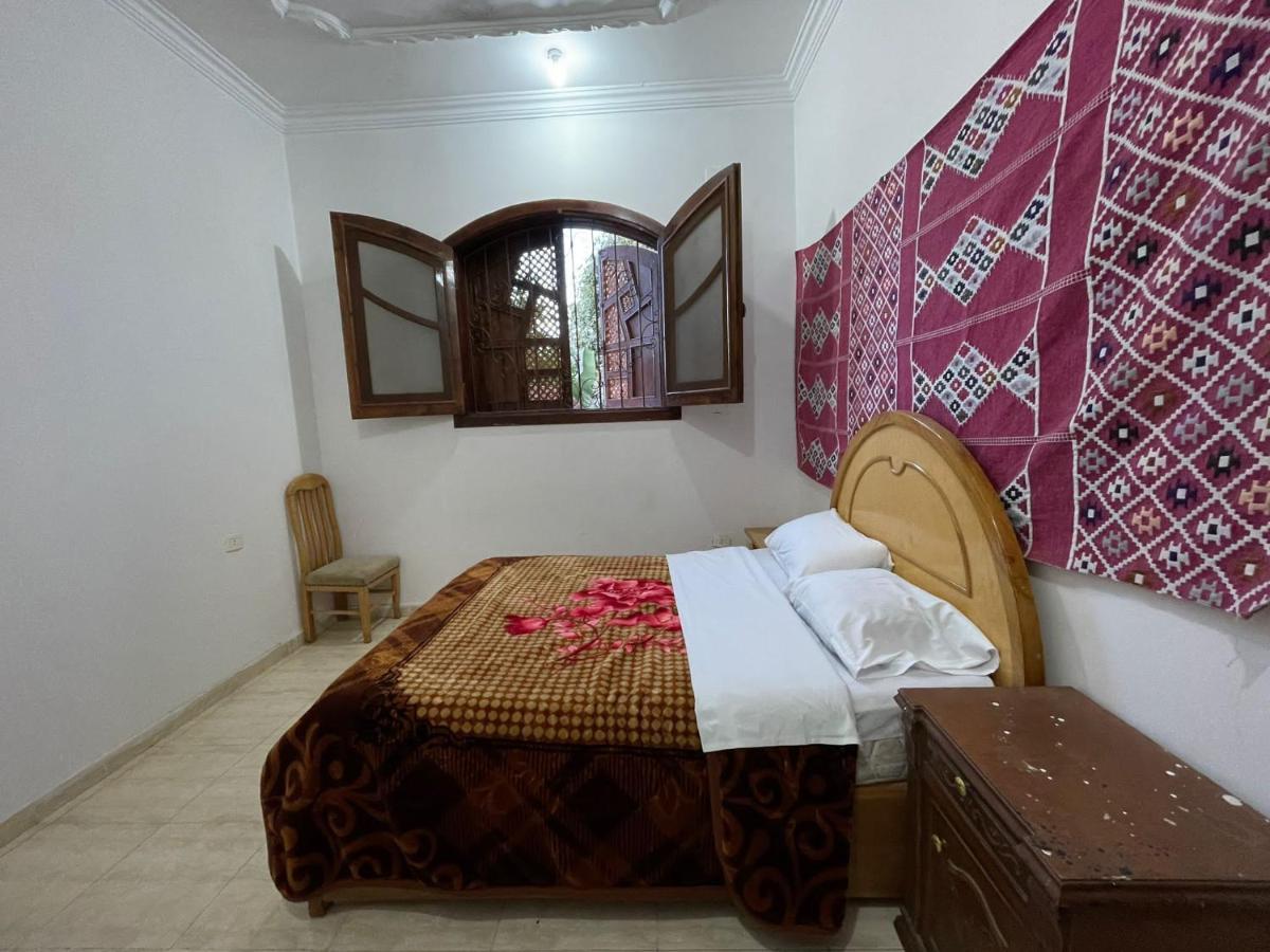 Bob Marley Bed & Breakfast & Restaurant Luxor Buitenkant foto