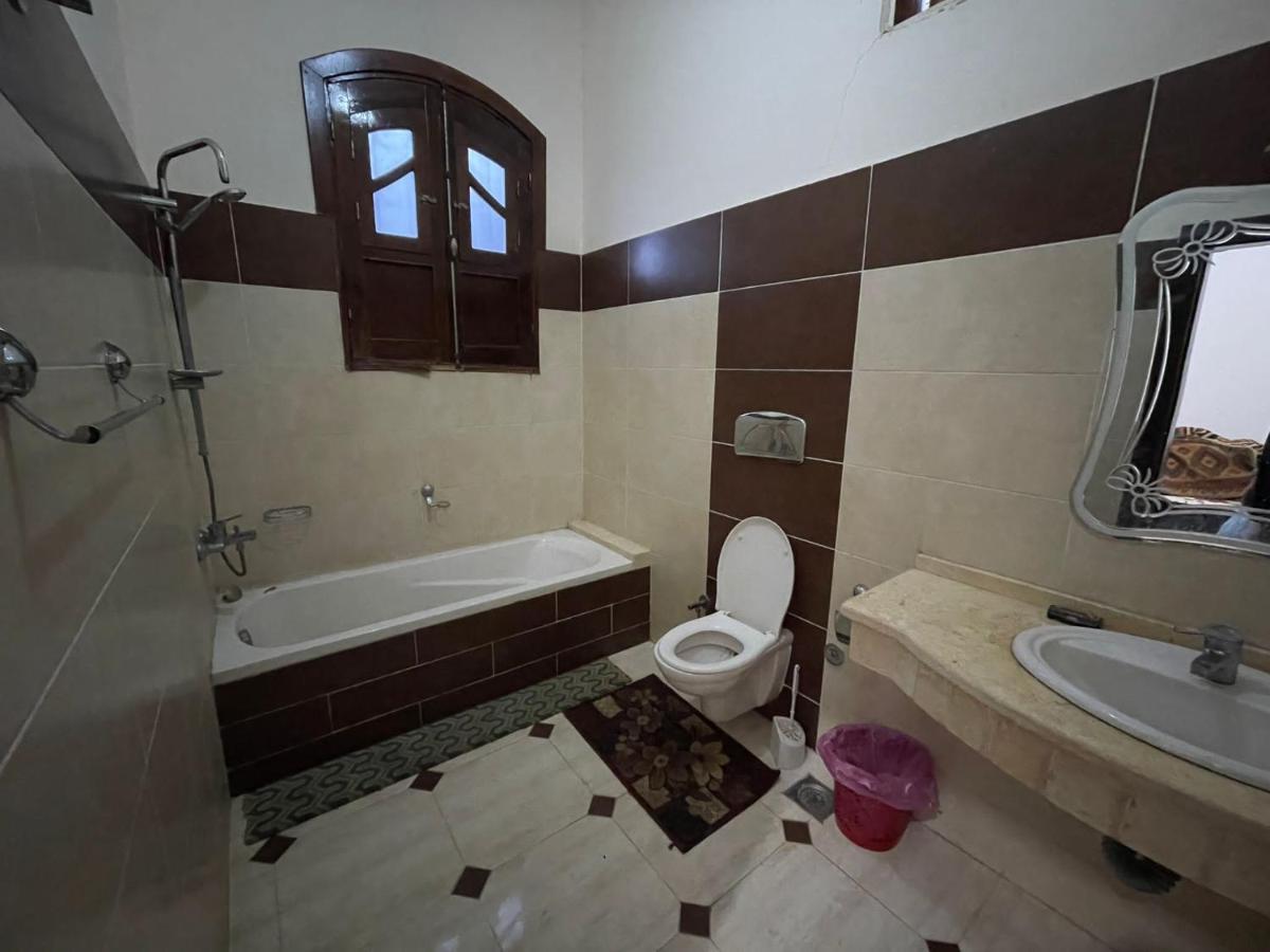Bob Marley Bed & Breakfast & Restaurant Luxor Buitenkant foto