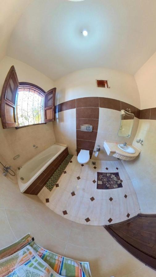 Bob Marley Bed & Breakfast & Restaurant Luxor Buitenkant foto